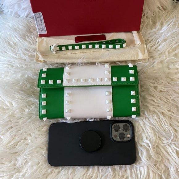 Valentino Garavani rock studs wristlet - Picture 15 of 17